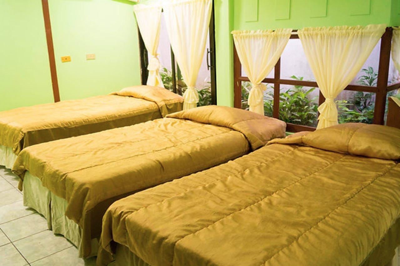 Hotel Grecia Real San Salvador Bagian luar foto