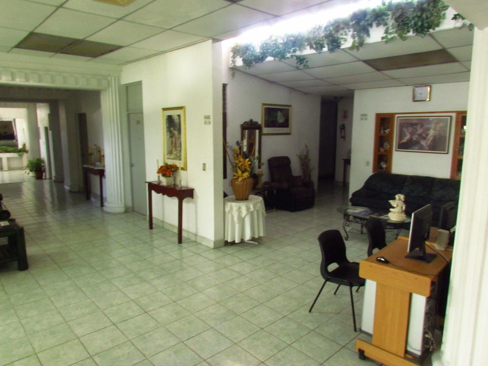 Hotel Grecia Real San Salvador Bagian luar foto