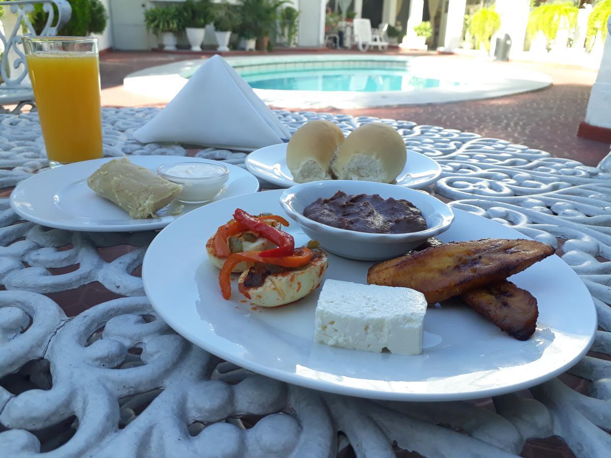 Hotel Grecia Real San Salvador Bagian luar foto