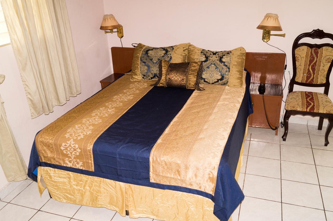 Hotel Grecia Real San Salvador Bagian luar foto