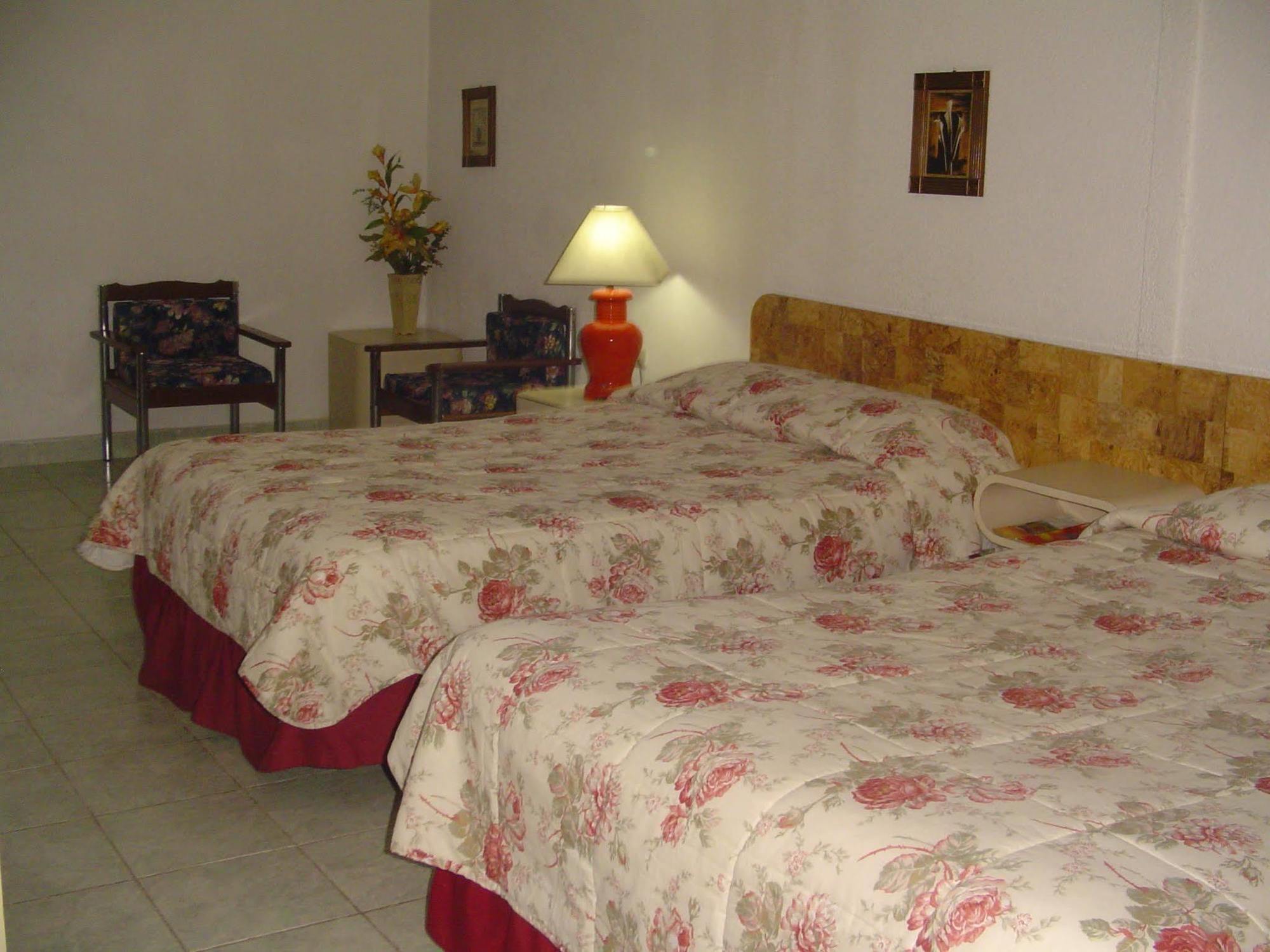 Hotel Grecia Real San Salvador Bagian luar foto