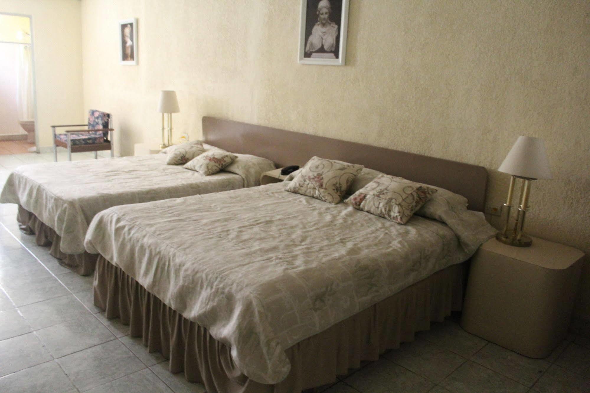Hotel Grecia Real San Salvador Bagian luar foto
