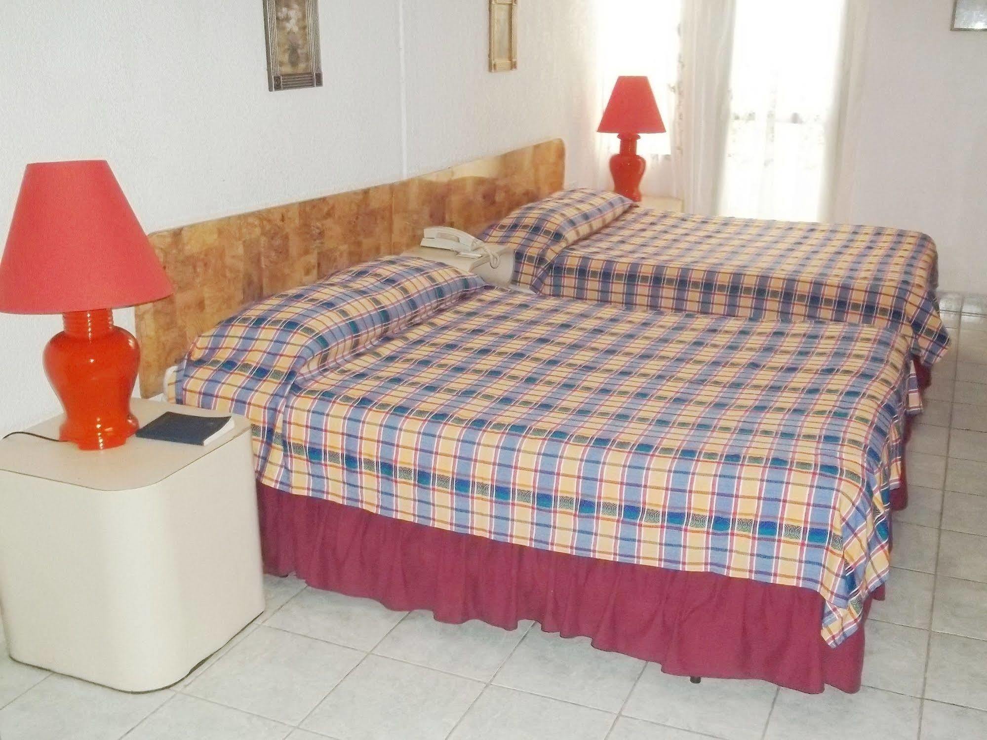 Hotel Grecia Real San Salvador Bagian luar foto