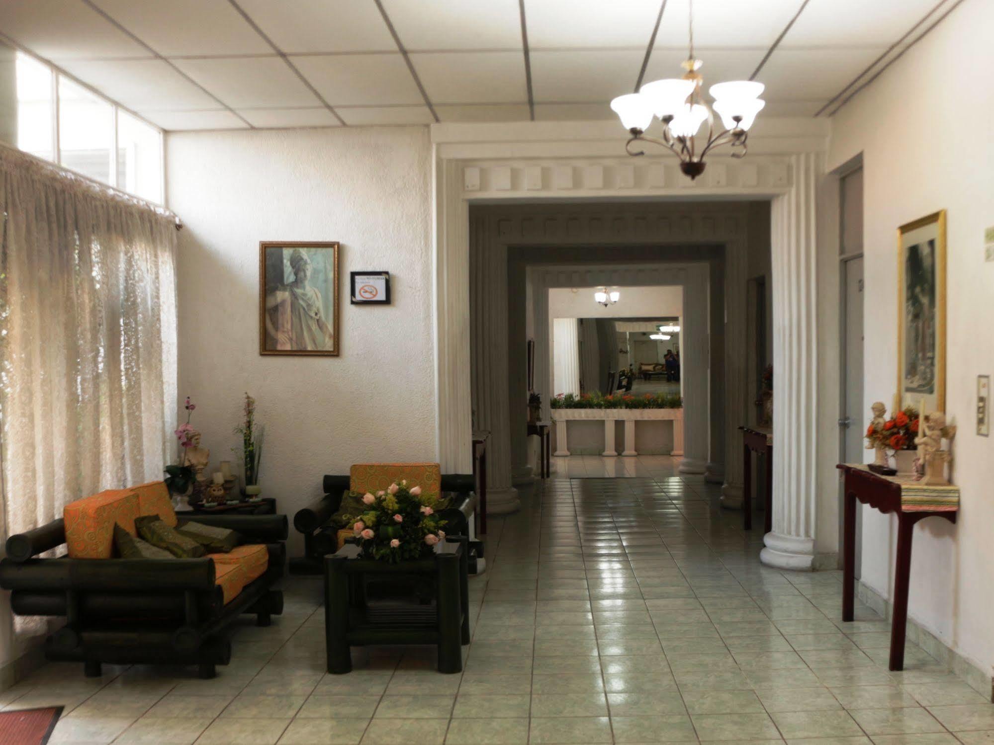 Hotel Grecia Real San Salvador Bagian luar foto