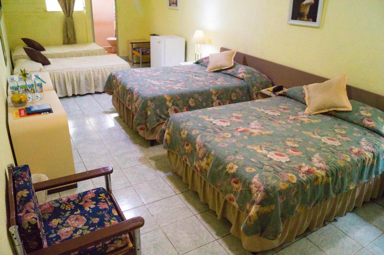 Hotel Grecia Real San Salvador Bagian luar foto