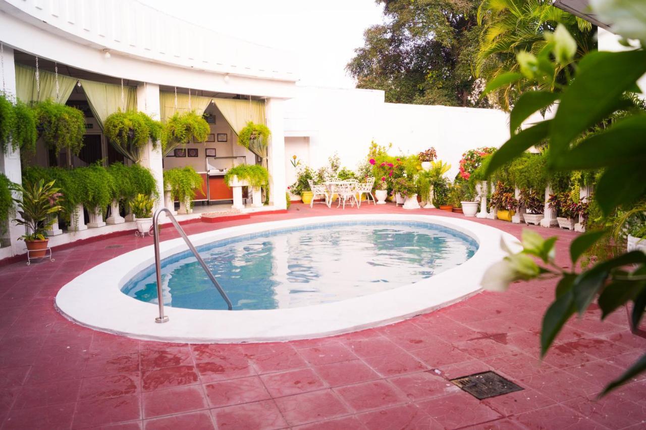 Hotel Grecia Real San Salvador Bagian luar foto