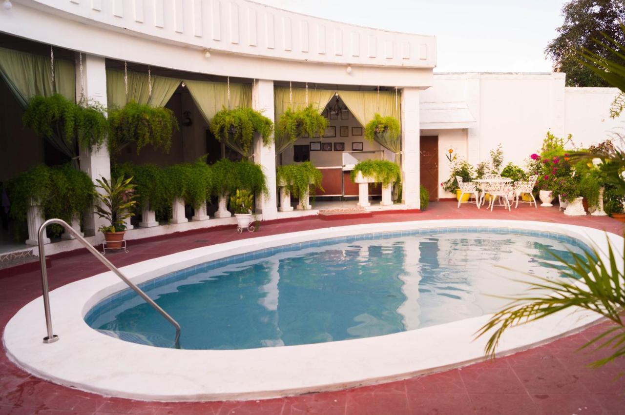Hotel Grecia Real San Salvador Bagian luar foto