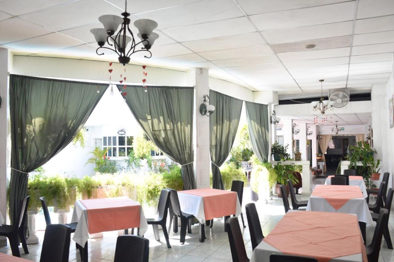 Hotel Grecia Real San Salvador Bagian luar foto