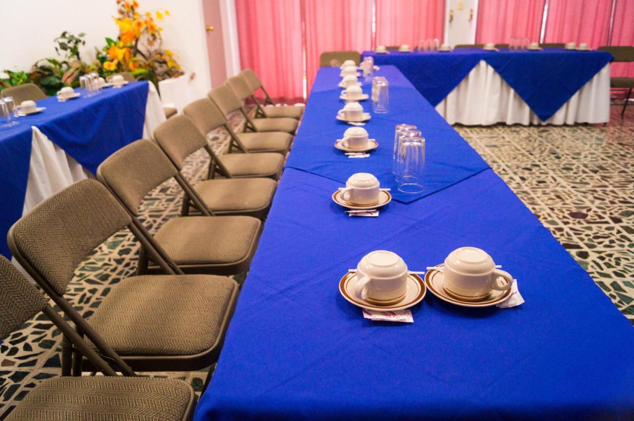 Hotel Grecia Real San Salvador Bagian luar foto