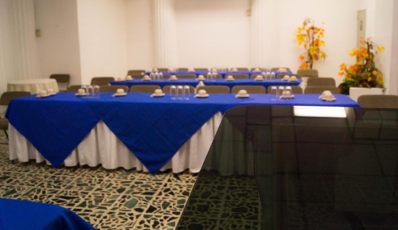 Hotel Grecia Real San Salvador Bagian luar foto